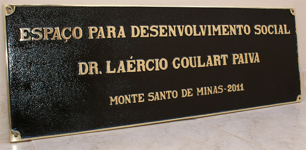 PLACA DE BRONZE FUNDIDO